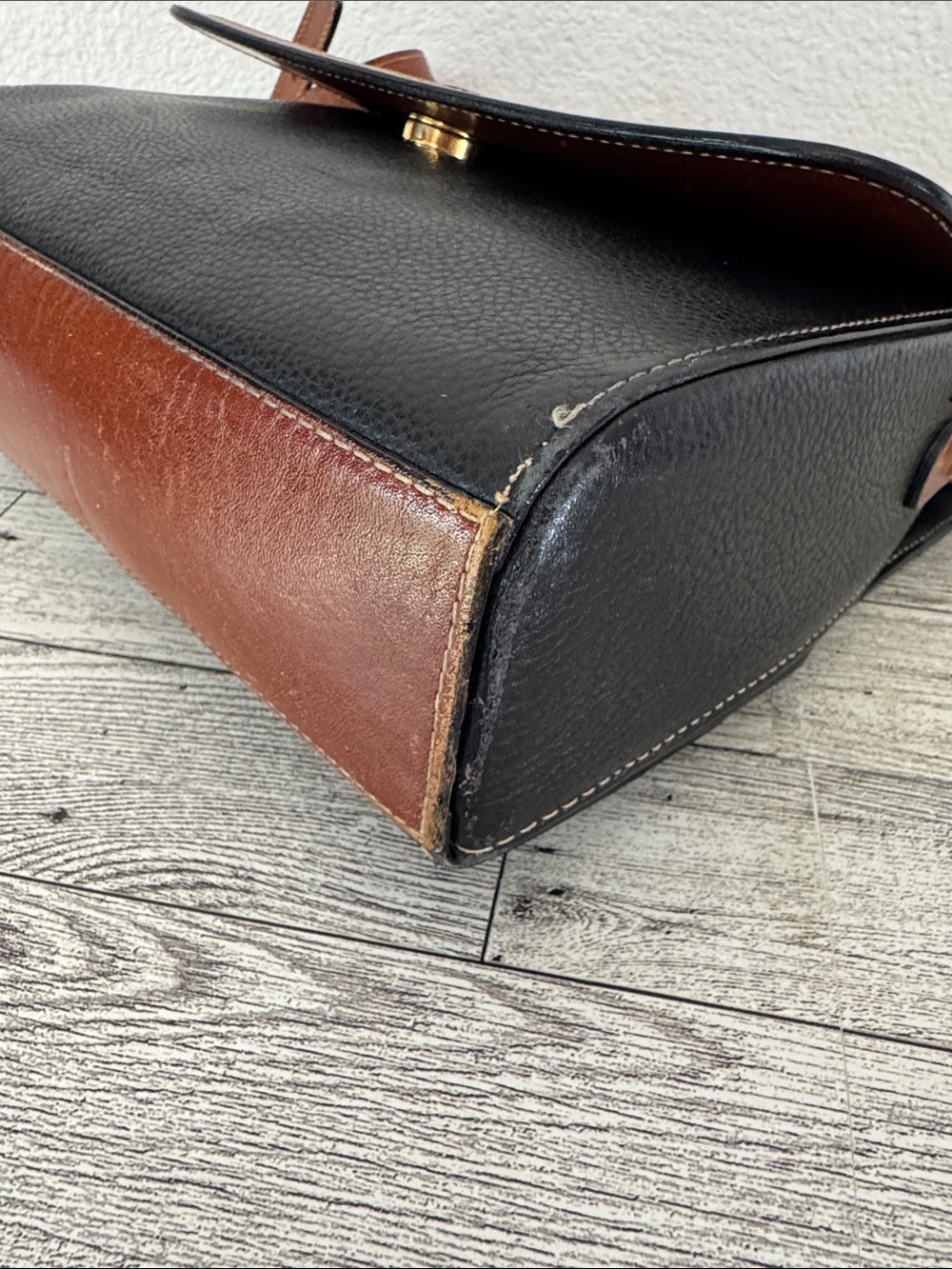 Vintage Bally Black Leather Crossbody with Brown Trim - Picture 6 of 15